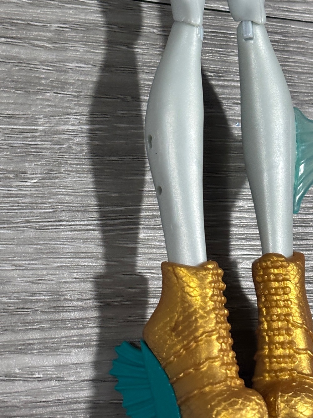 Lagoona Blue Wheel Love Monster High G1 Doll Rollerskates - Picture 5 of 5